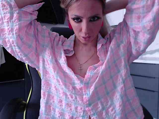 blondalina webcam