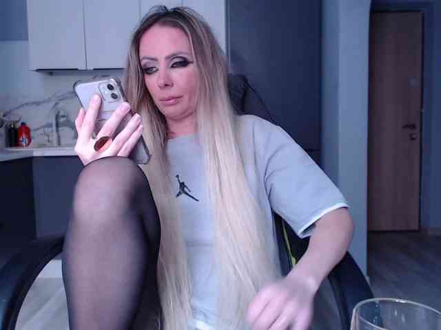 blondalina webcam
