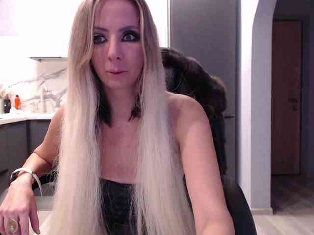 blondalina webcam