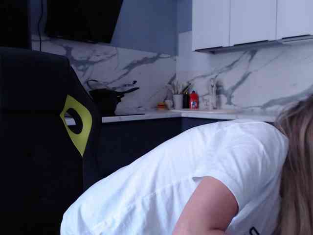 blondalina webcam