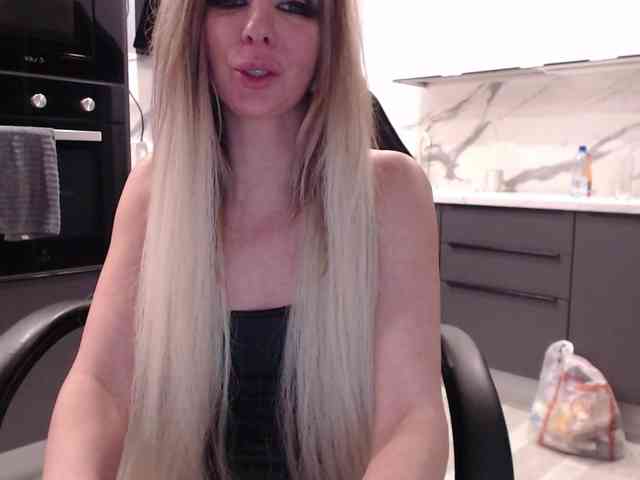 blondalina webcam