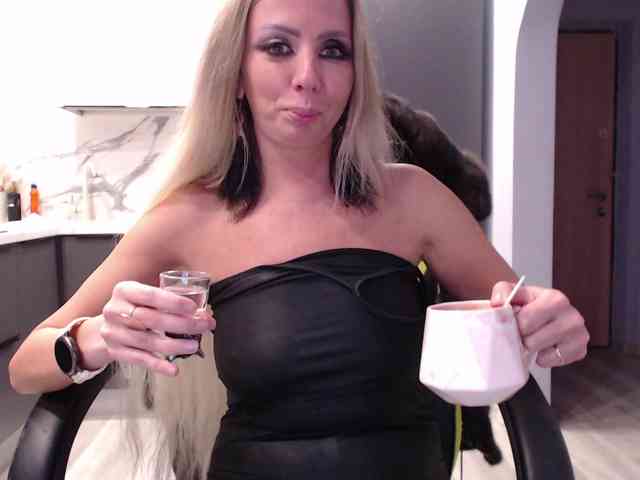 blondalina webcam