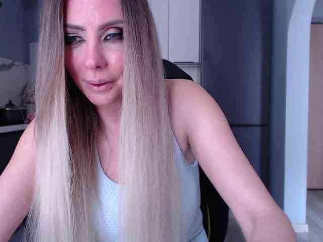 blondalina webcam
