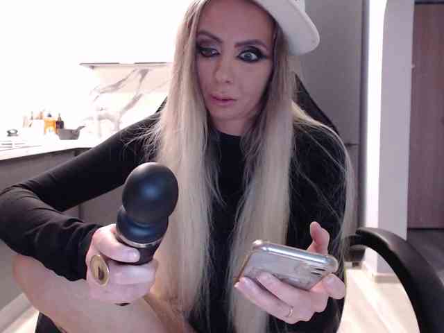 blondalina webcam