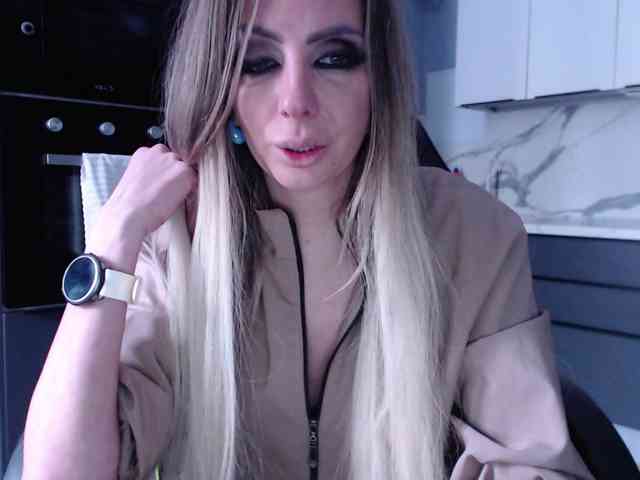 blondalina webcam