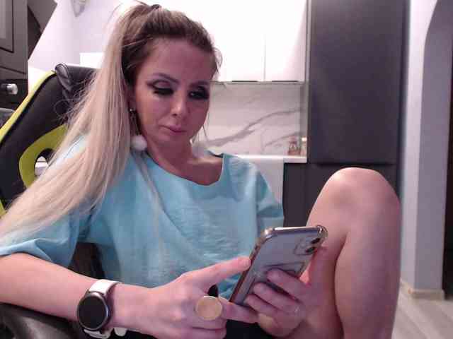 blondalina webcam