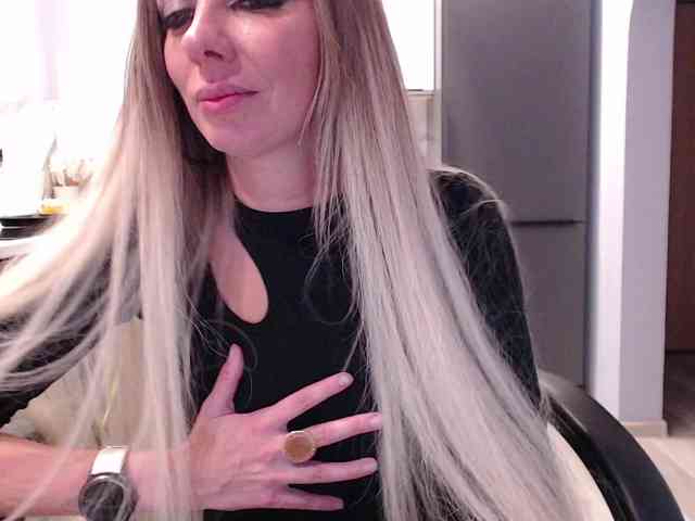 blondalina webcam