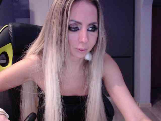 blondalina webcam