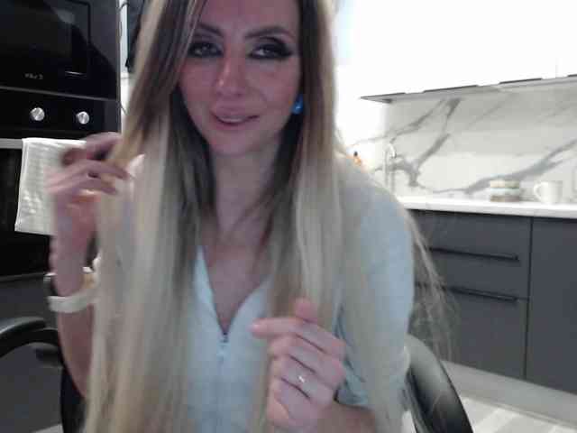 blondalina webcam