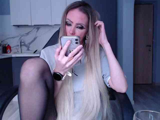 blondalina webcam