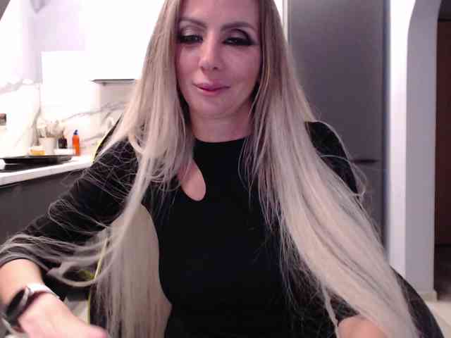 blondalina webcam