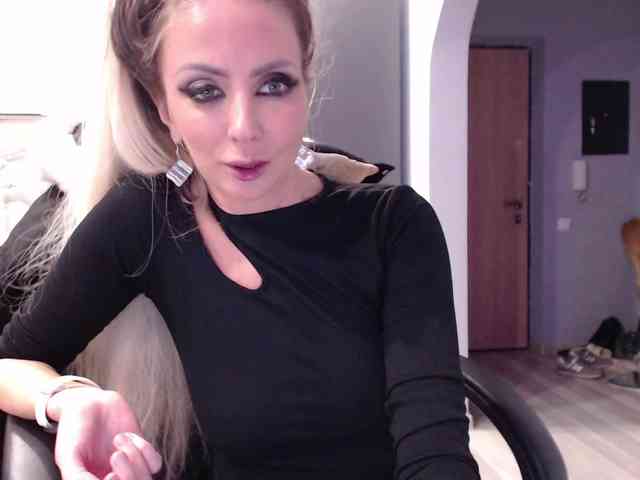 blondalina webcam