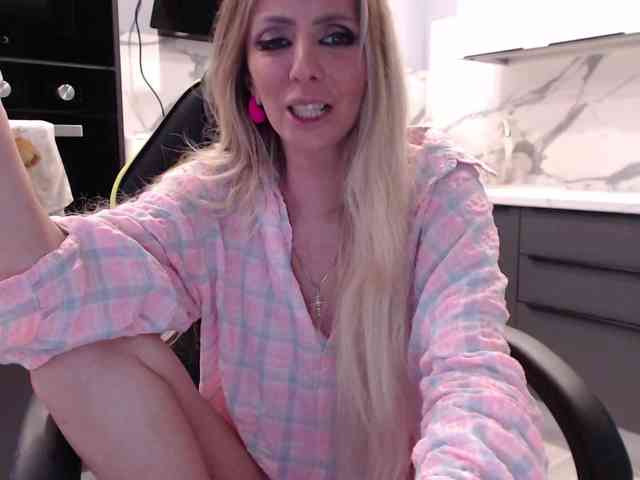 blondalina webcam
