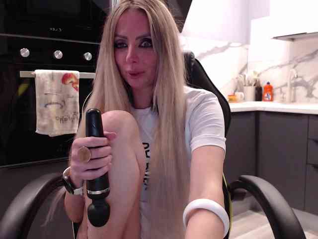 blondalina webcam