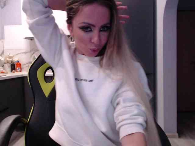 blondalina webcam