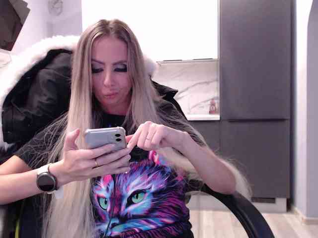 blondalina webcam