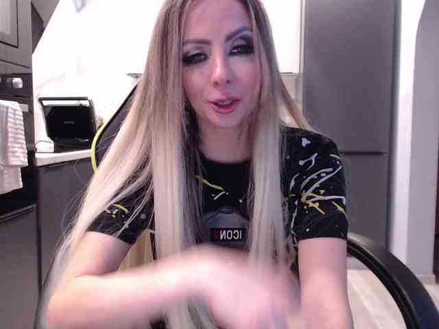 blondalina webcam