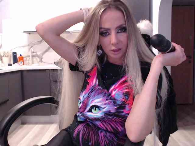 blondalina webcam