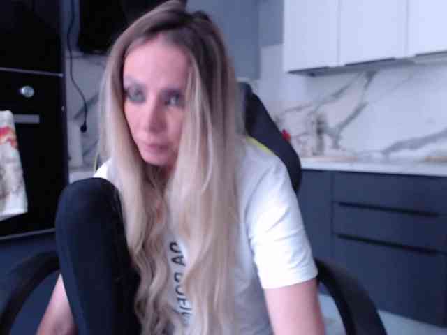 blondalina webcam