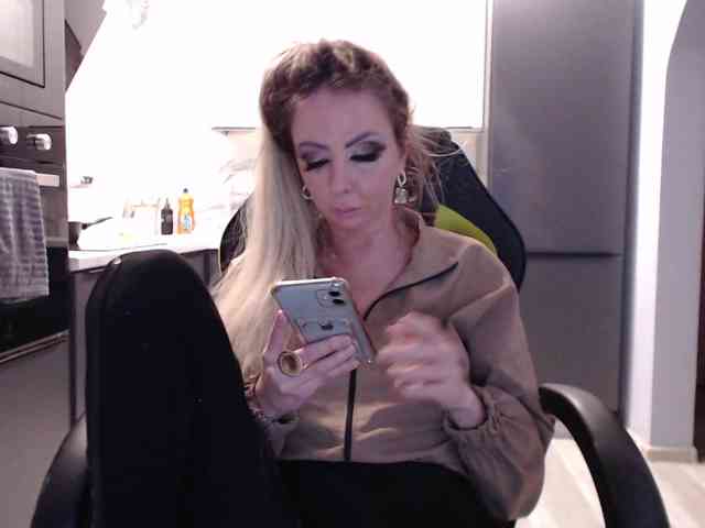 blondalina webcam