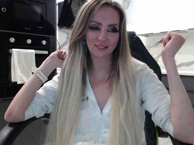 blondalina webcam