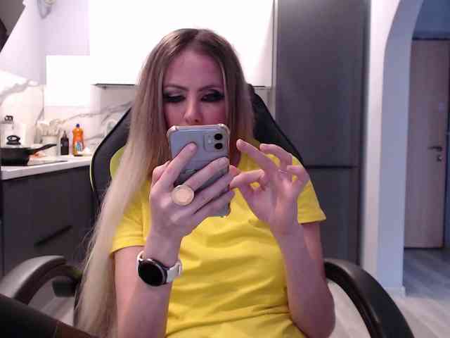 blondalina webcam