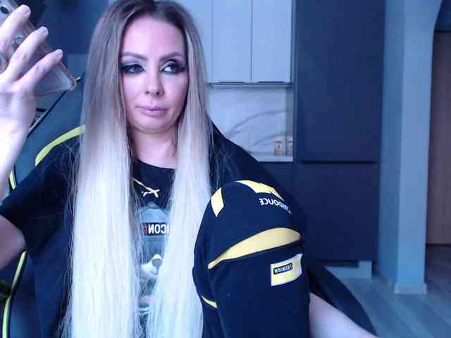 blondalina webcam