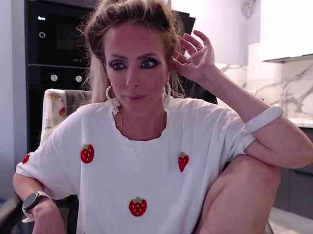blondalina webcam