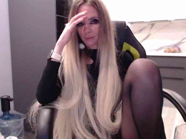 blondalina webcam