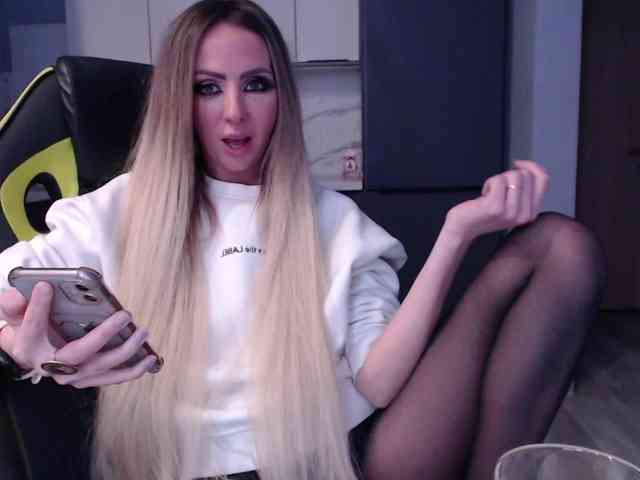 blondalina webcam