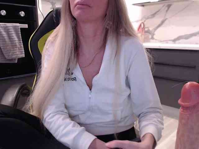 blondalina webcam