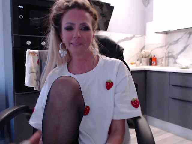 blondalina webcam