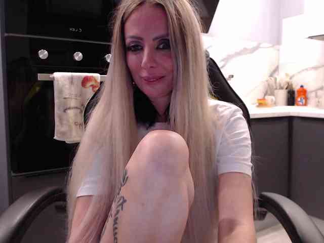 blondalina webcam