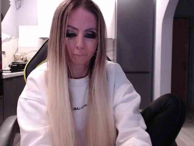 blondalina webcam
