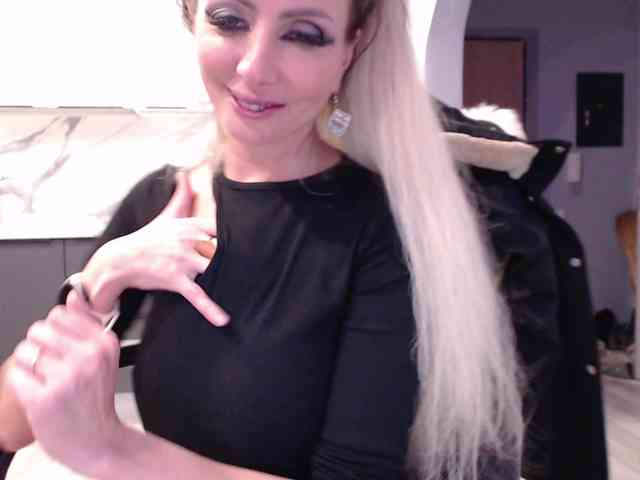 blondalina webcam