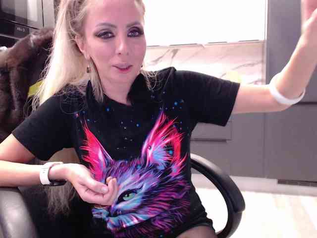 blondalina webcam