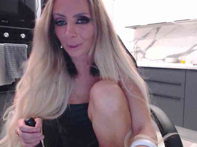 blondalina webcam
