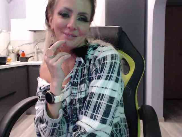 blondalina webcam