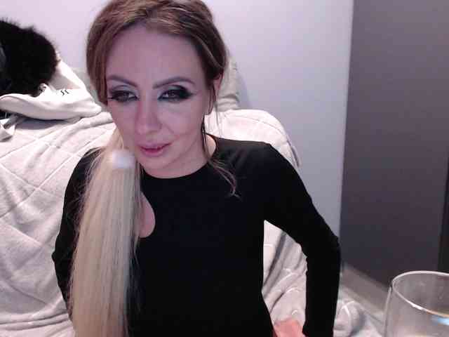 blondalina webcam