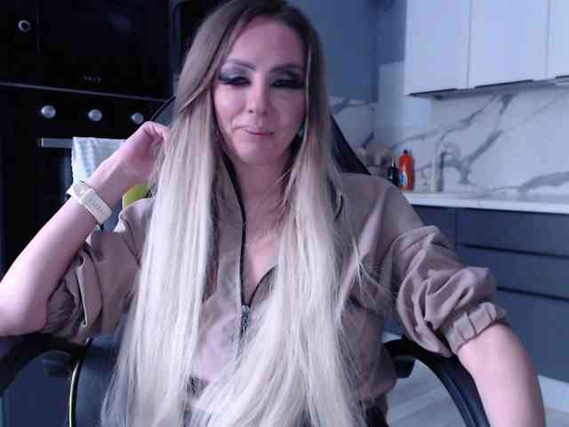 blondalina webcam
