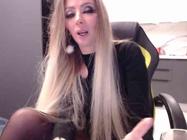 blondalina webcam