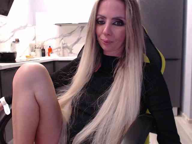 blondalina webcam