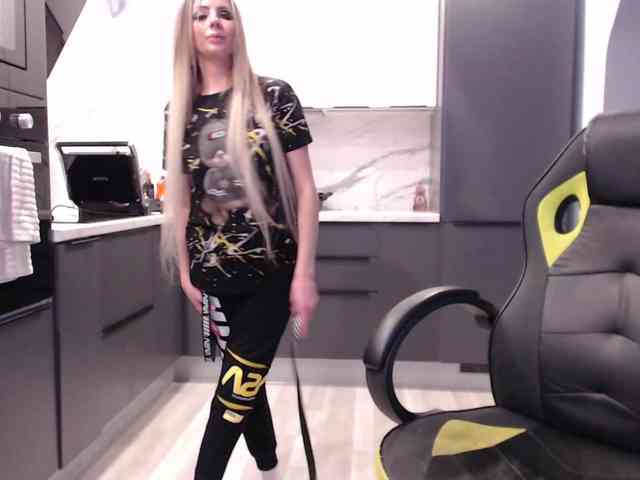 blondalina webcam