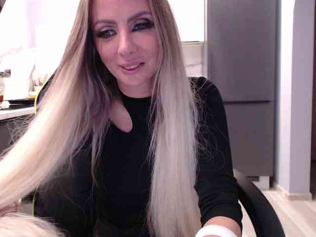 blondalina webcam