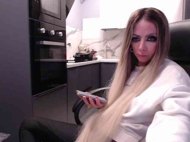 blondalina webcam