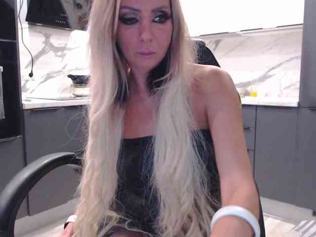blondalina webcam