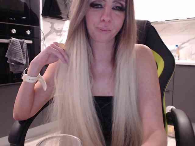 blondalina webcam