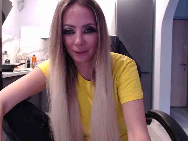 blondalina webcam