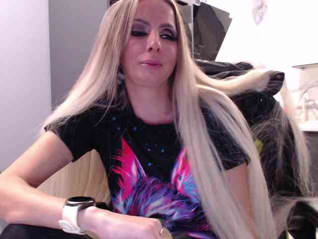 blondalina webcam