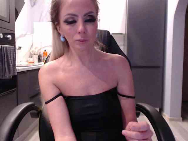 blondalina webcam